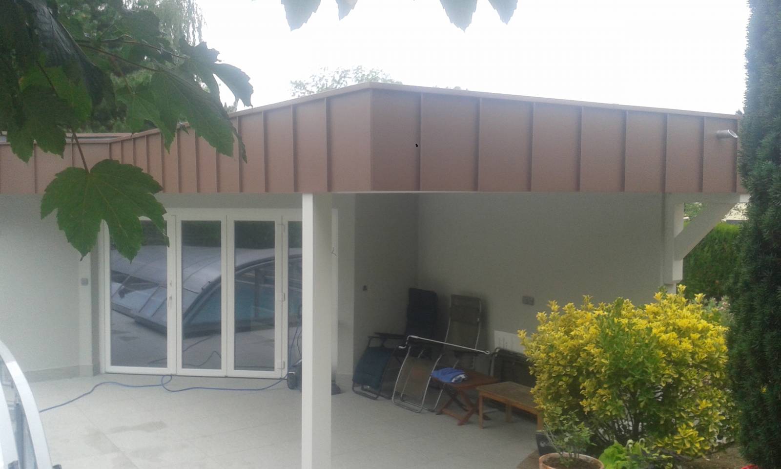 Pool house avec menuiserie accordéon