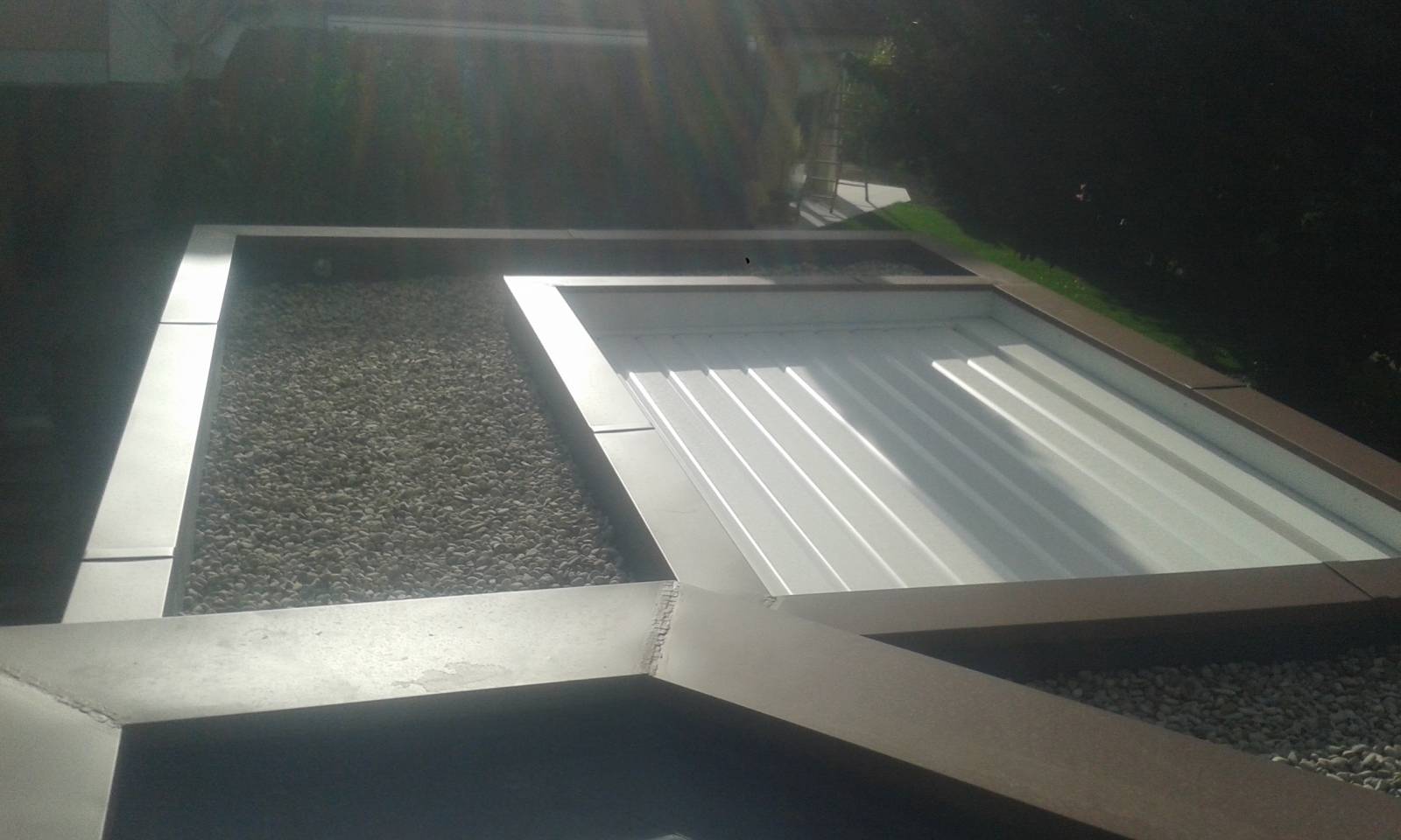 toiture du pool house avec BSO orientable