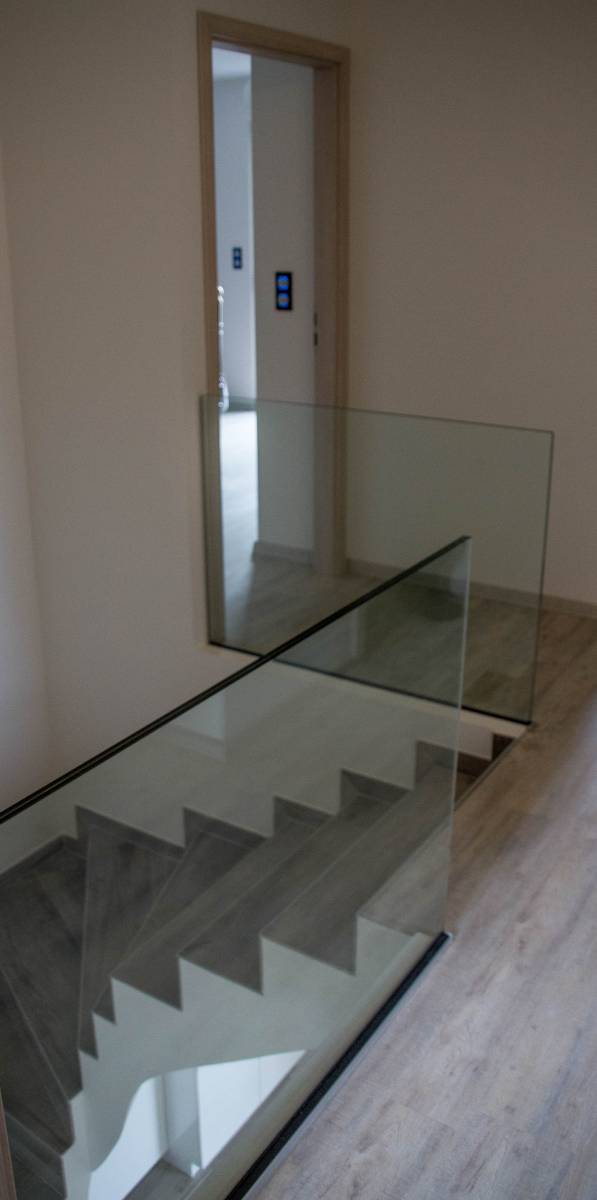 garde corps en verre intégré au sol