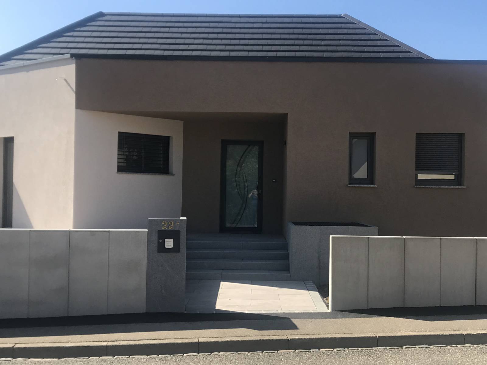 Maison plain pied aux lignes contemporaine
